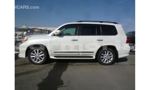 Buy Import Toyota Land Cruiser White Car in Import - Dubai in Agalega Islands Buy Import Toyota Land Cruiser White Car in Import - Dubai in Agalega Islands