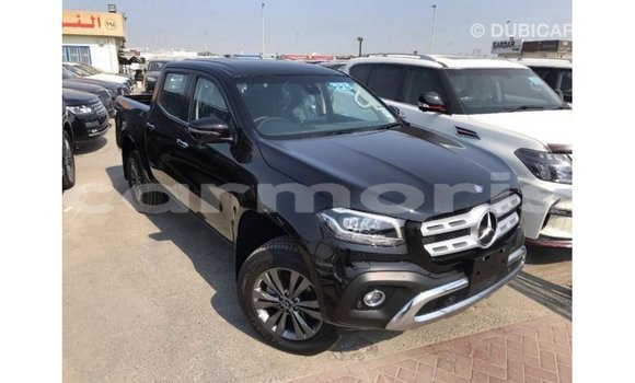 Acheter Import Voiture Mercedes-Benz 250 Noir à Import - Dubai, Îles Agalega Acheter Import Voiture Mercedes-Benz 250 Noir à Import - Dubai, Îles Agalega