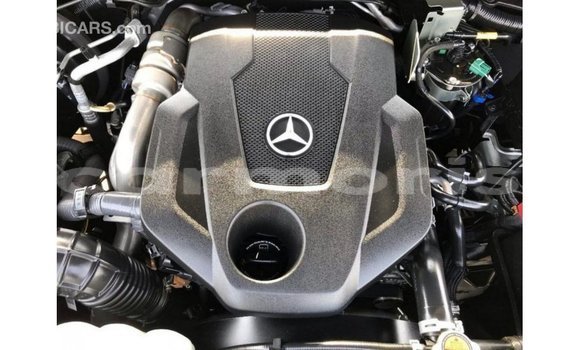 Acheter Import Voiture Mercedes-Benz 250 Noir à Import - Dubai, Îles Agalega Acheter Import Voiture Mercedes-Benz 250 Noir à Import - Dubai, Îles Agalega