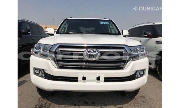 Acheter Import Voiture Toyota Land Cruiser Blanc à Import - Dubai, Îles Agalega Acheter Import Voiture Toyota Land Cruiser Blanc à Import - Dubai, Îles Agalega