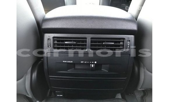 Acheter Import Voiture Toyota Land Cruiser Blanc à Import - Dubai, Îles Agalega Acheter Import Voiture Toyota Land Cruiser Blanc à Import - Dubai, Îles Agalega
