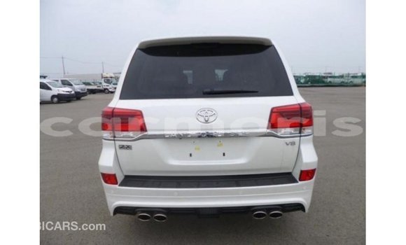 Buy Import Toyota Land Cruiser White Car in Import - Dubai in Agalega Islands Buy Import Toyota Land Cruiser White Car in Import - Dubai in Agalega Islands
