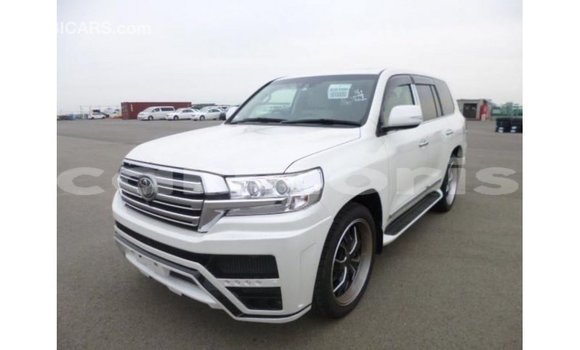 Buy Import Toyota Land Cruiser White Car in Import - Dubai in Agalega Islands Buy Import Toyota Land Cruiser White Car in Import - Dubai in Agalega Islands