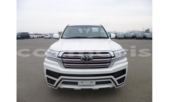 Buy Import Toyota Land Cruiser White Car in Import - Dubai in Agalega Islands Buy Import Toyota Land Cruiser White Car in Import - Dubai in Agalega Islands