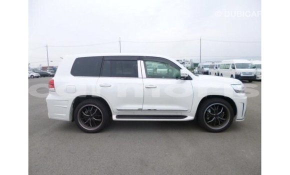Buy Import Toyota Land Cruiser White Car in Import - Dubai in Agalega Islands Buy Import Toyota Land Cruiser White Car in Import - Dubai in Agalega Islands