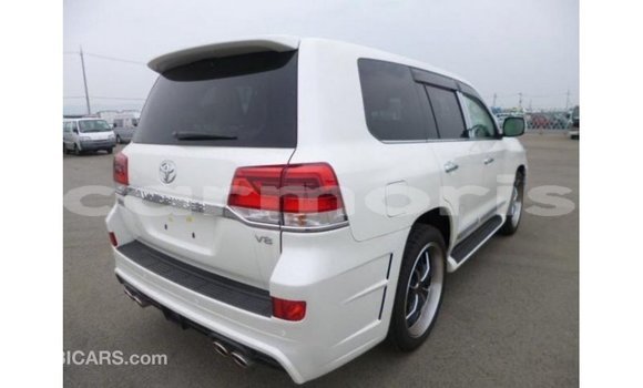 Buy Import Toyota Land Cruiser White Car in Import - Dubai in Agalega Islands Buy Import Toyota Land Cruiser White Car in Import - Dubai in Agalega Islands