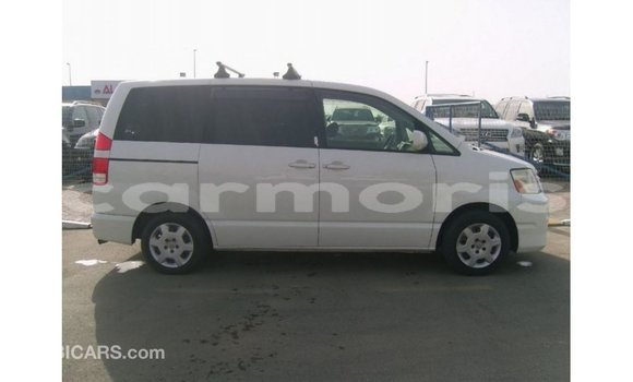 Acheter Import Voiture Toyota Noah Blanc à Import - Dubai, Îles Agalega Acheter Import Voiture Toyota Noah Blanc à Import - Dubai, Îles Agalega