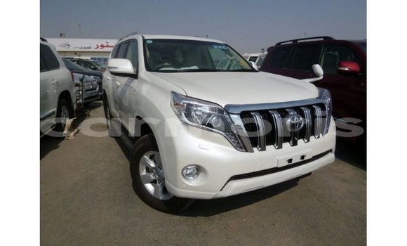 Acheter Import Voiture Toyota Prado Blanc à Import - Dubai, Îles Agalega Acheter Import Voiture Toyota Prado Blanc à Import - Dubai, Îles Agalega