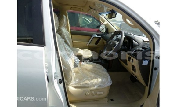 Acheter Import Voiture Toyota Prado Blanc à Import - Dubai, Îles Agalega Acheter Import Voiture Toyota Prado Blanc à Import - Dubai, Îles Agalega