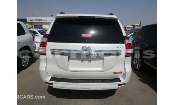 Acheter Import Voiture Toyota Prado Blanc à Import - Dubai, Îles Agalega Acheter Import Voiture Toyota Prado Blanc à Import - Dubai, Îles Agalega