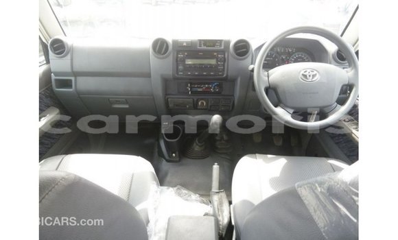Buy Import Toyota Land Cruiser White Car in Import - Dubai in Agalega Islands Buy Import Toyota Land Cruiser White Car in Import - Dubai in Agalega Islands