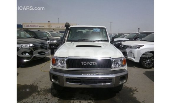 Buy Import Toyota Land Cruiser White Car in Import - Dubai in Agalega Islands Buy Import Toyota Land Cruiser White Car in Import - Dubai in Agalega Islands