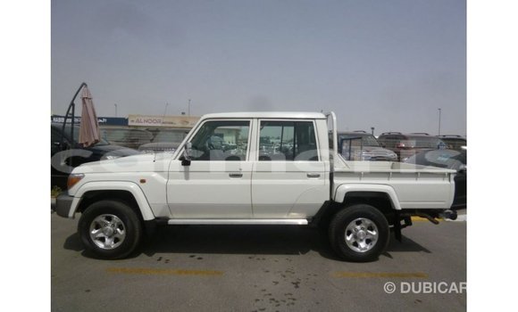 Buy Import Toyota Land Cruiser White Car in Import - Dubai in Agalega Islands Buy Import Toyota Land Cruiser White Car in Import - Dubai in Agalega Islands