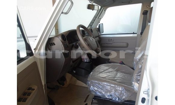 Buy Import Toyota Land Cruiser White Car in Import - Dubai in Agalega Islands Buy Import Toyota Land Cruiser White Car in Import - Dubai in Agalega Islands