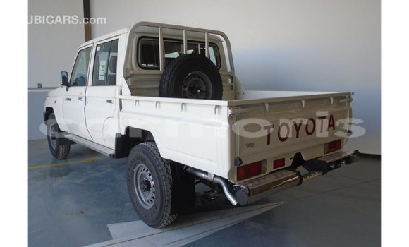 Buy Import Toyota Land Cruiser White Car in Import - Dubai in Agalega Islands Buy Import Toyota Land Cruiser White Car in Import - Dubai in Agalega Islands