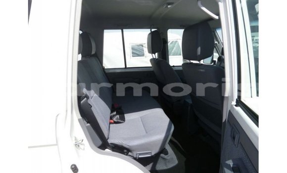 Buy Import Toyota Land Cruiser White Car in Import - Dubai in Agalega Islands Buy Import Toyota Land Cruiser White Car in Import - Dubai in Agalega Islands