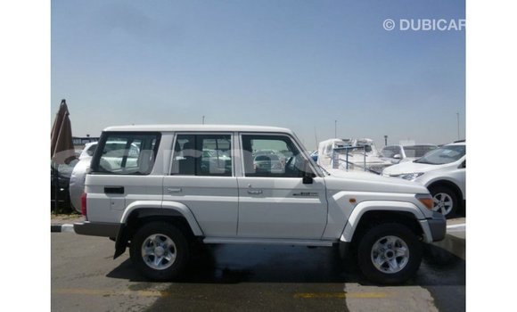 Buy Import Toyota Land Cruiser White Car in Import - Dubai in Agalega Islands Buy Import Toyota Land Cruiser White Car in Import - Dubai in Agalega Islands