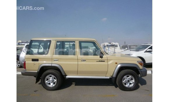 Acheter Import Voiture Toyota Land Cruiser Beige à Import - Dubai, Îles Agalega Acheter Import Voiture Toyota Land Cruiser Beige à Import - Dubai, Îles Agalega