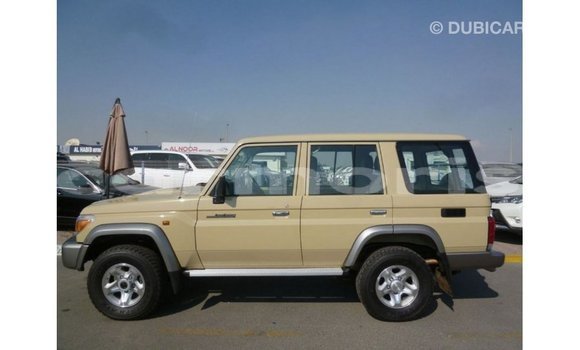 Acheter Import Voiture Toyota Land Cruiser Beige à Import - Dubai, Îles Agalega Acheter Import Voiture Toyota Land Cruiser Beige à Import - Dubai, Îles Agalega