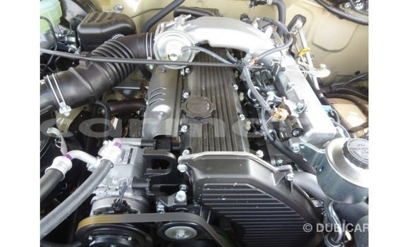 Acheter Import Voiture Toyota Land Cruiser Beige à Import - Dubai, Îles Agalega Acheter Import Voiture Toyota Land Cruiser Beige à Import - Dubai, Îles Agalega