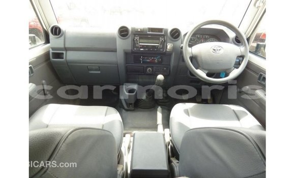 Buy Import Toyota Land Cruiser White Car in Import - Dubai in Agalega Islands Buy Import Toyota Land Cruiser White Car in Import - Dubai in Agalega Islands