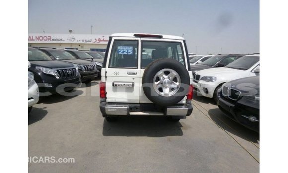 Buy Import Toyota Land Cruiser White Car in Import - Dubai in Agalega Islands Buy Import Toyota Land Cruiser White Car in Import - Dubai in Agalega Islands
