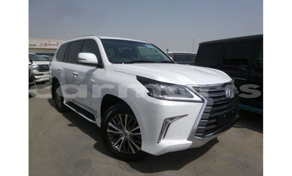 Acheter Import Voiture Lexus LX Blanc à Import - Dubai, Îles Agalega Acheter Import Voiture Lexus LX Blanc à Import - Dubai, Îles Agalega