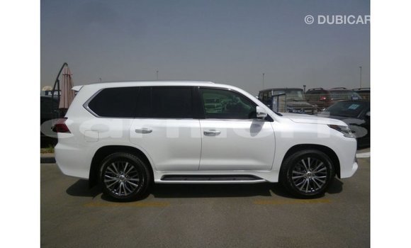 Acheter Import Voiture Lexus LX Blanc à Import - Dubai, Îles Agalega Acheter Import Voiture Lexus LX Blanc à Import - Dubai, Îles Agalega