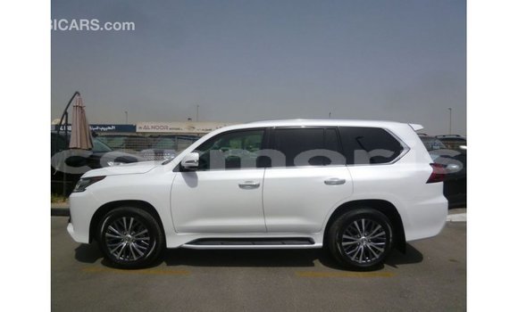 Acheter Import Voiture Lexus LX Blanc à Import - Dubai, Îles Agalega Acheter Import Voiture Lexus LX Blanc à Import - Dubai, Îles Agalega