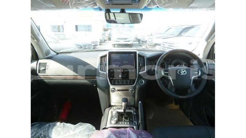 Big with watermark toyota land cruiser agalega islands import dubai 3429