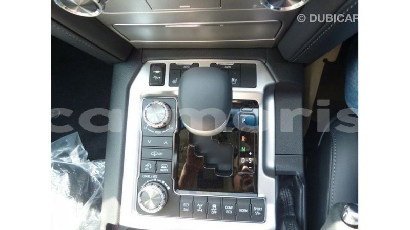 Big with watermark toyota land cruiser agalega islands import dubai 3429