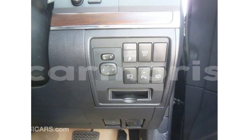 Big with watermark toyota land cruiser agalega islands import dubai 3429