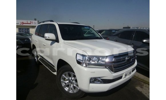 Acheter Import Voiture Toyota Land Cruiser Blanc à Import - Dubai, Îles Agalega Acheter Import Voiture Toyota Land Cruiser Blanc à Import - Dubai, Îles Agalega