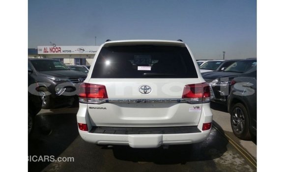 Acheter Import Voiture Toyota Land Cruiser Blanc à Import - Dubai, Îles Agalega Acheter Import Voiture Toyota Land Cruiser Blanc à Import - Dubai, Îles Agalega