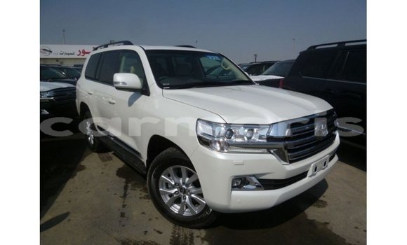 Buy Import Toyota Land Cruiser White Car in Import - Dubai in Agalega Islands Buy Import Toyota Land Cruiser White Car in Import - Dubai in Agalega Islands