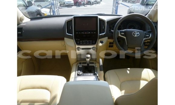 Buy Import Toyota Land Cruiser White Car in Import - Dubai in Agalega Islands Buy Import Toyota Land Cruiser White Car in Import - Dubai in Agalega Islands