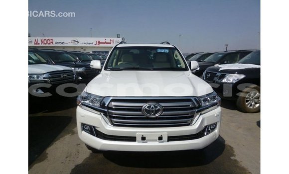 Buy Import Toyota Land Cruiser White Car in Import - Dubai in Agalega Islands Buy Import Toyota Land Cruiser White Car in Import - Dubai in Agalega Islands
