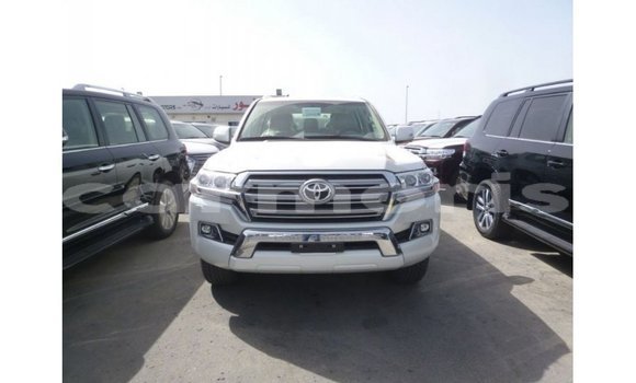 Acheter Import Voiture Toyota Land Cruiser Blanc à Import - Dubai, Îles Agalega Acheter Import Voiture Toyota Land Cruiser Blanc à Import - Dubai, Îles Agalega
