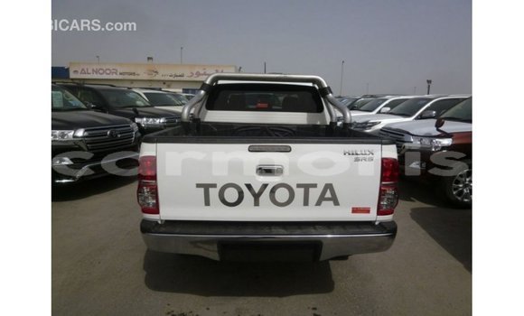 Acheter Import Voiture Toyota Hilux Blanc à Import - Dubai, Îles Agalega Acheter Import Voiture Toyota Hilux Blanc à Import - Dubai, Îles Agalega