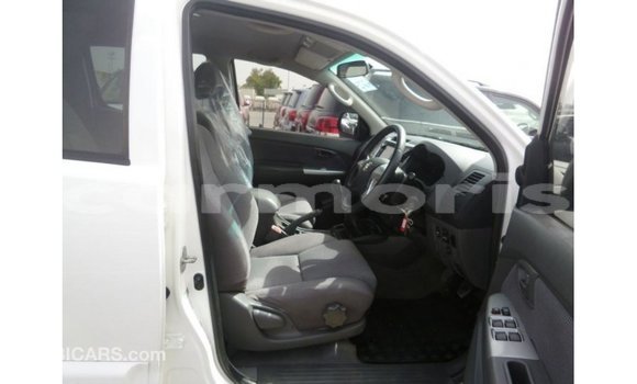 Acheter Import Voiture Toyota Hilux Blanc à Import - Dubai, Îles Agalega Acheter Import Voiture Toyota Hilux Blanc à Import - Dubai, Îles Agalega