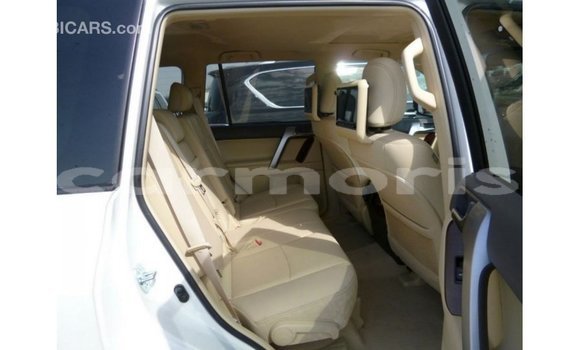 Acheter Import Voiture Toyota Prado Blanc à Import - Dubai, Îles Agalega Acheter Import Voiture Toyota Prado Blanc à Import - Dubai, Îles Agalega
