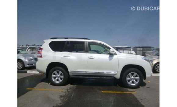 Acheter Import Voiture Toyota Prado Blanc à Import - Dubai, Îles Agalega Acheter Import Voiture Toyota Prado Blanc à Import - Dubai, Îles Agalega