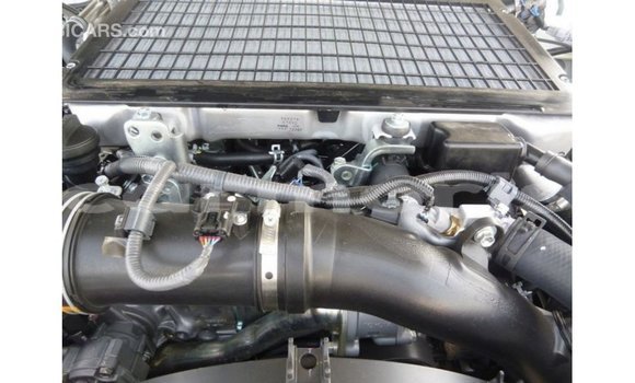 Acheter Import Voiture Toyota Land Cruiser Blanc à Import - Dubai, Îles Agalega Acheter Import Voiture Toyota Land Cruiser Blanc à Import - Dubai, Îles Agalega