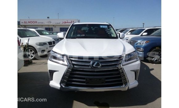 Acheter Import Voiture Lexus LX Blanc à Import - Dubai, Îles Agalega Acheter Import Voiture Lexus LX Blanc à Import - Dubai, Îles Agalega
