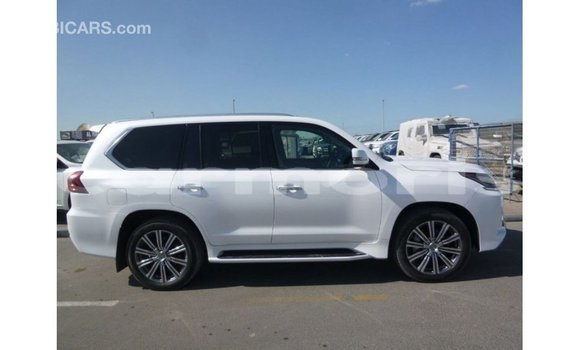 Acheter Import Voiture Lexus LX Blanc à Import - Dubai, Îles Agalega Acheter Import Voiture Lexus LX Blanc à Import - Dubai, Îles Agalega