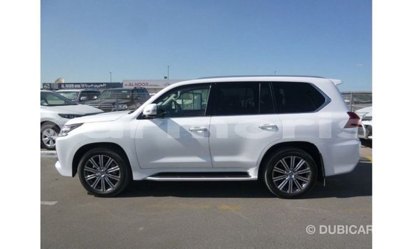 Acheter Import Voiture Lexus LX Blanc à Import - Dubai, Îles Agalega Acheter Import Voiture Lexus LX Blanc à Import - Dubai, Îles Agalega