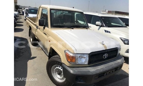 Buy Import Toyota Land Cruiser Beige Car in Import - Dubai in Agalega Islands Buy Import Toyota Land Cruiser Beige Car in Import - Dubai in Agalega Islands