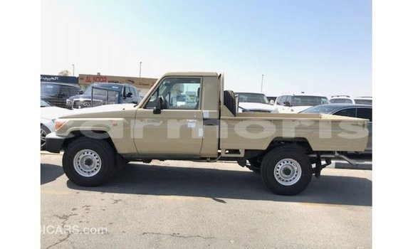 Buy Import Toyota Land Cruiser Beige Car in Import - Dubai in Agalega Islands Buy Import Toyota Land Cruiser Beige Car in Import - Dubai in Agalega Islands