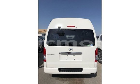 Buy Import Toyota Hiace White Car in Import - Dubai in Agalega Islands Buy Import Toyota Hiace White Car in Import - Dubai in Agalega Islands