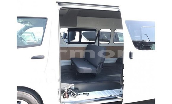 Buy Import Toyota Hiace White Car in Import - Dubai in Agalega Islands Buy Import Toyota Hiace White Car in Import - Dubai in Agalega Islands